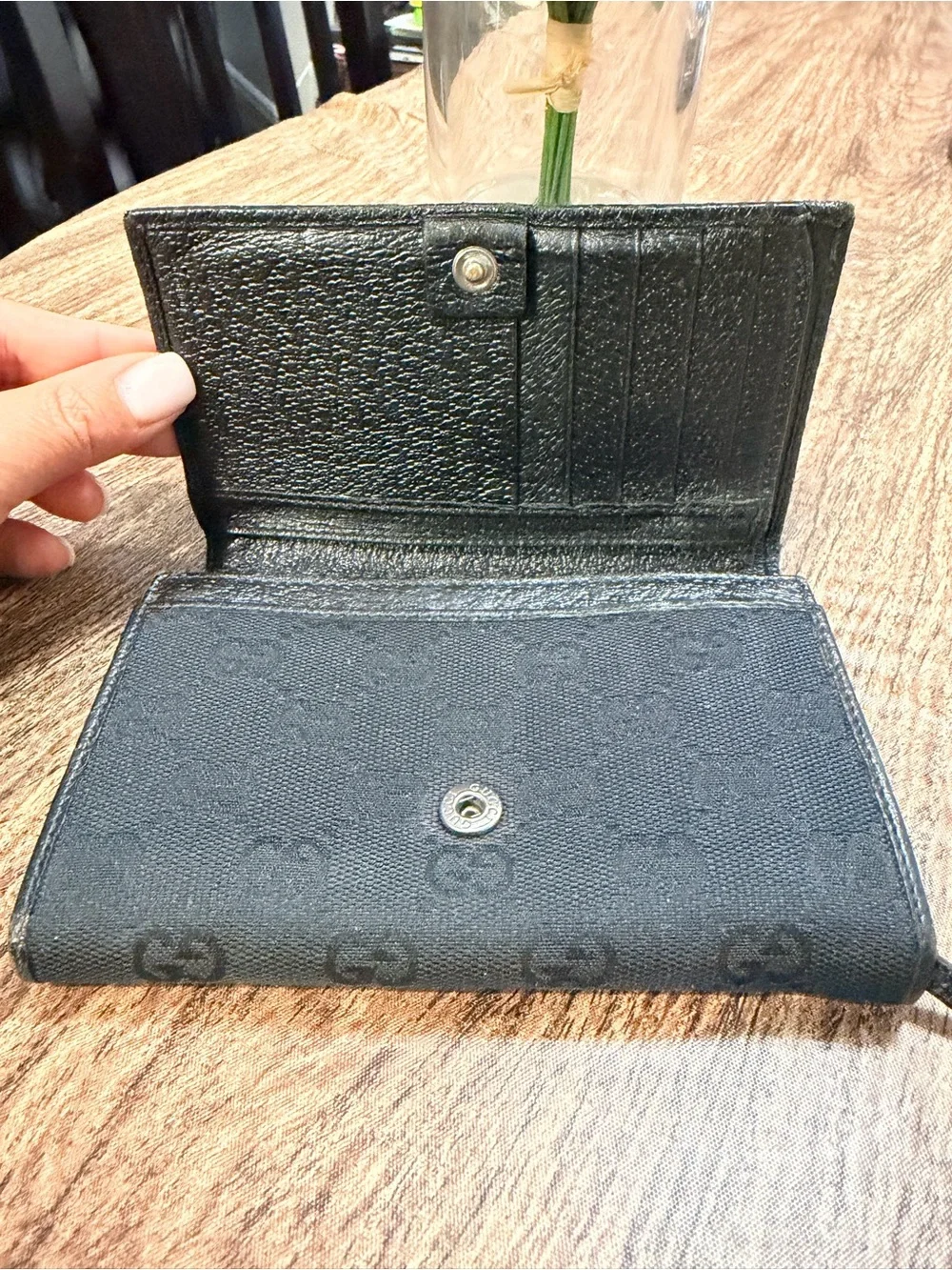Gucci Black Monogram Canvas Fold Wallet with Metal Logo Plate - Picture 4 of 8